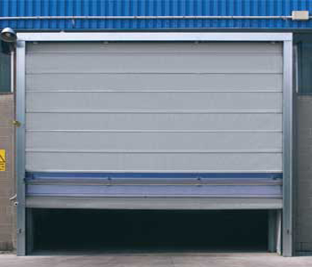 Скоростные складывающиеся ворота с противовесами серии TRAFFIC